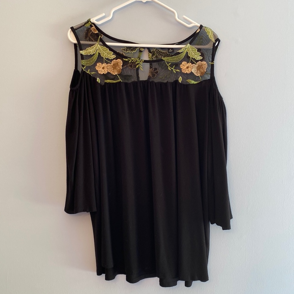 Zac & Rachel Women’s Black Floral Top